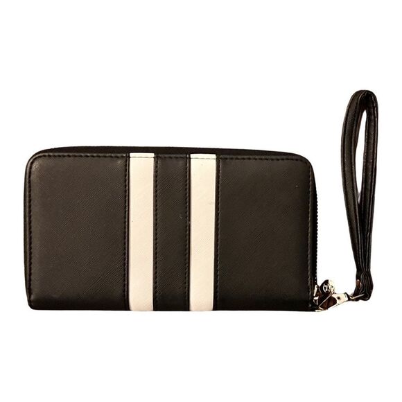 Great🎉 Condition ADRIENNE VITTADINI studio wallet approx 8x4.5- Elegant! - Picture 3 of 9
